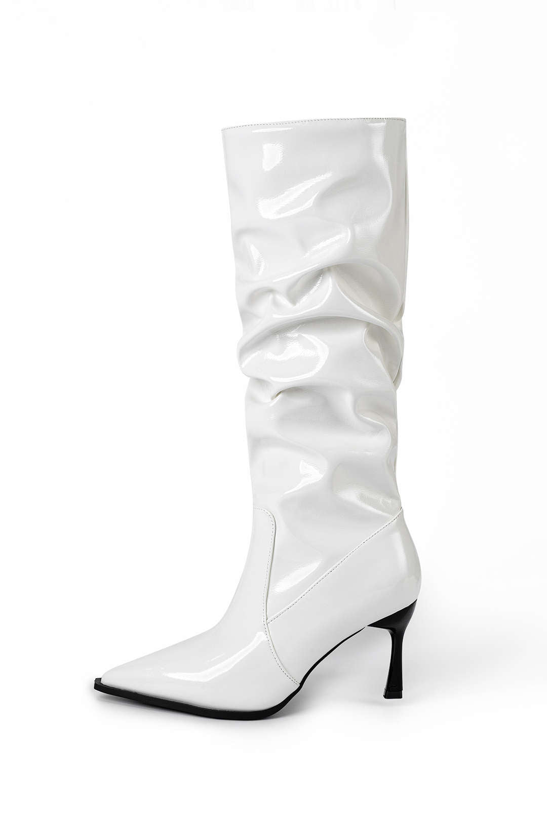 Bottes en Similicuir avec Plis et Embout Aiguisé