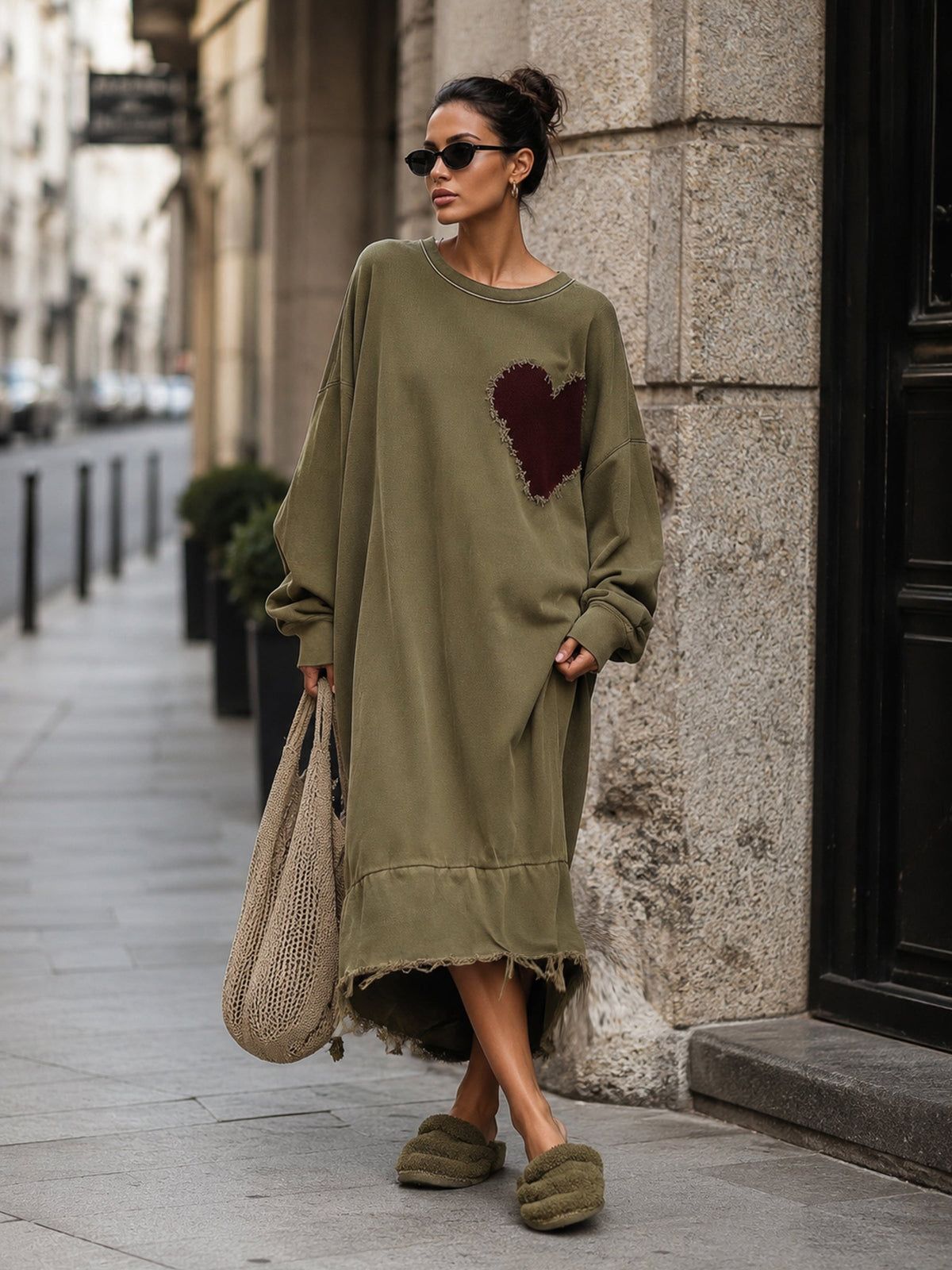 Manon | Robe Sweat Mi-Longue Oversize en Coton à Motif Cœur