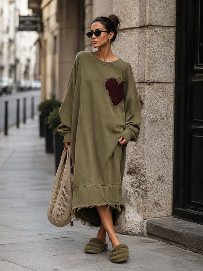 Manon | Robe Sweat Mi-Longue Oversize en Coton à Motif Cœur