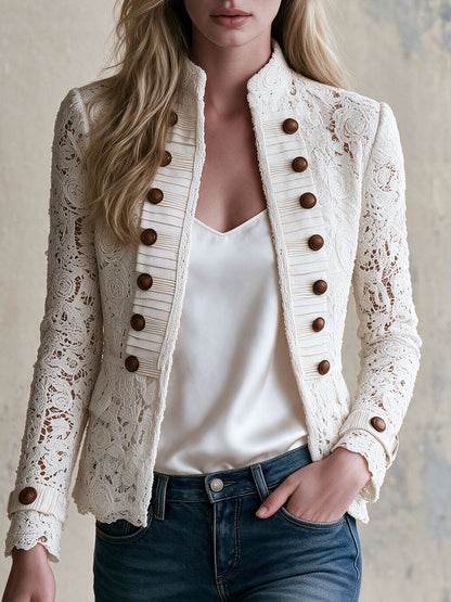 Lucille | Veste Rétro Blanche en Dentelle à Col Montant et Double Boutonnage