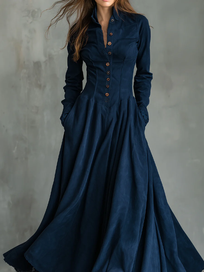 Mathilde | Robe Longue Effet Suédine Bleu Nuit à Col Chemise et Dentelle