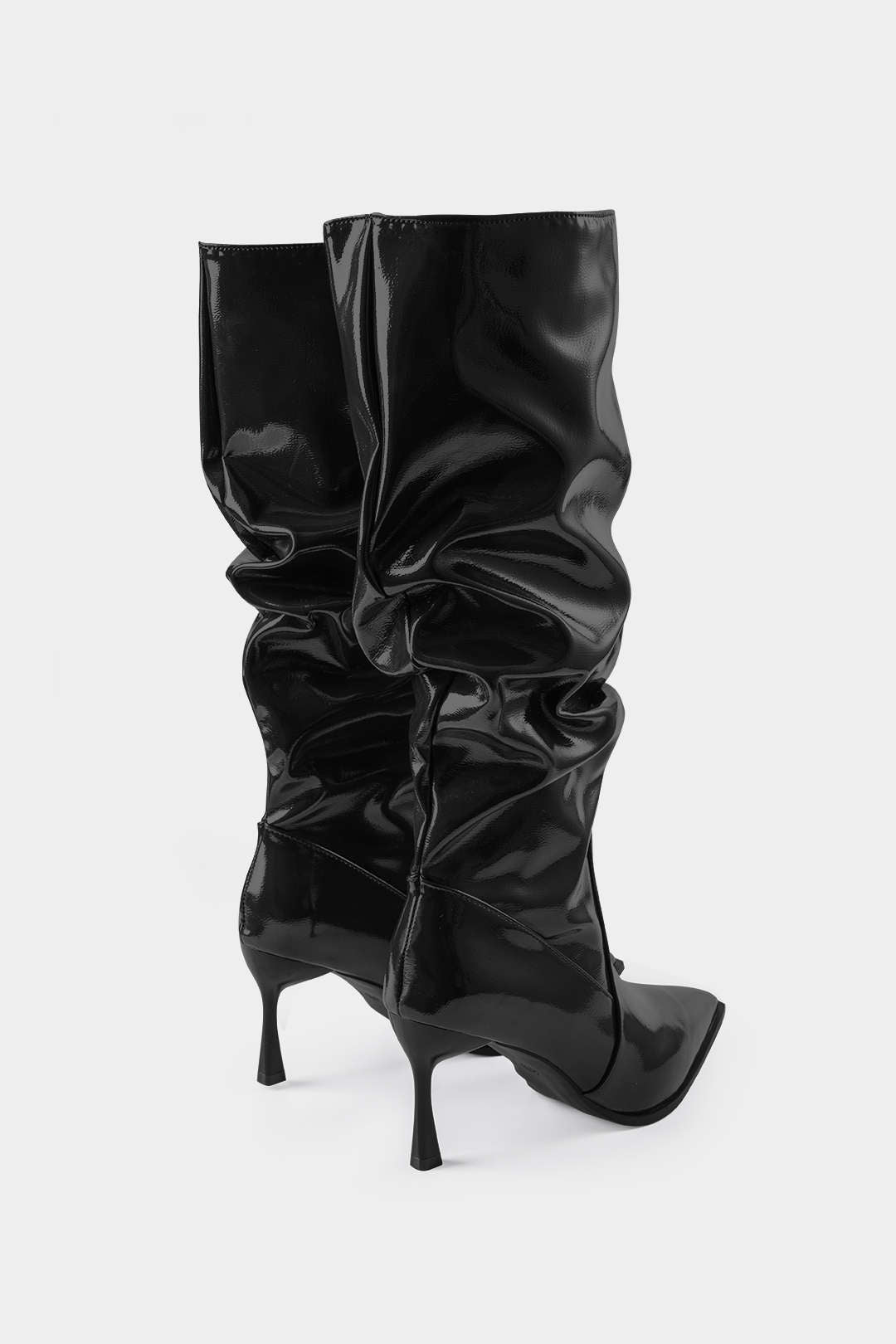 Bottes en Similicuir avec Plis et Embout Aiguisé